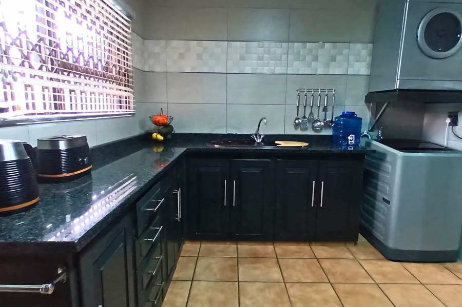 4 Bedroom Property for Sale in Beacon Bay Eastern Cape